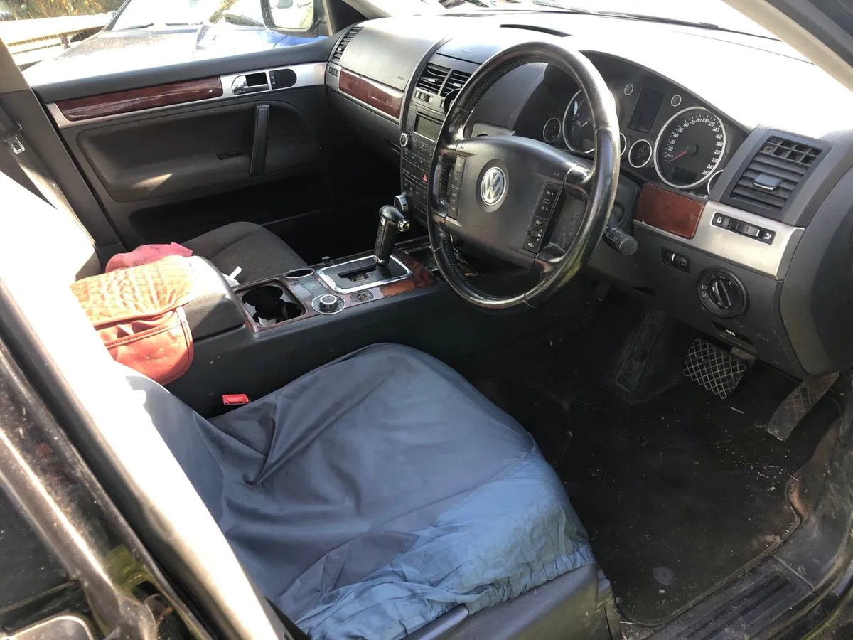 VOLKSWAGEN TOUAREG 2.5 AUTOMATIC - Image 4