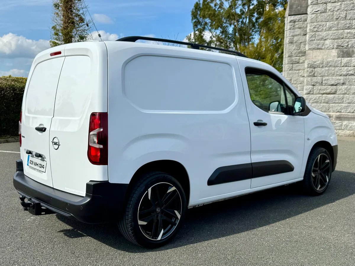 2023 Opel Combo 1.5 DIESEL 3 SEATS , NO VAT - Image 3