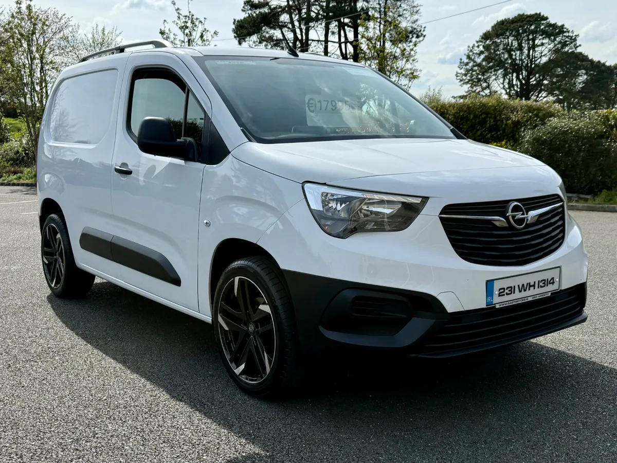 2023 Opel Combo 1.5 DIESEL 3 SEATS , NO VAT - Image 1