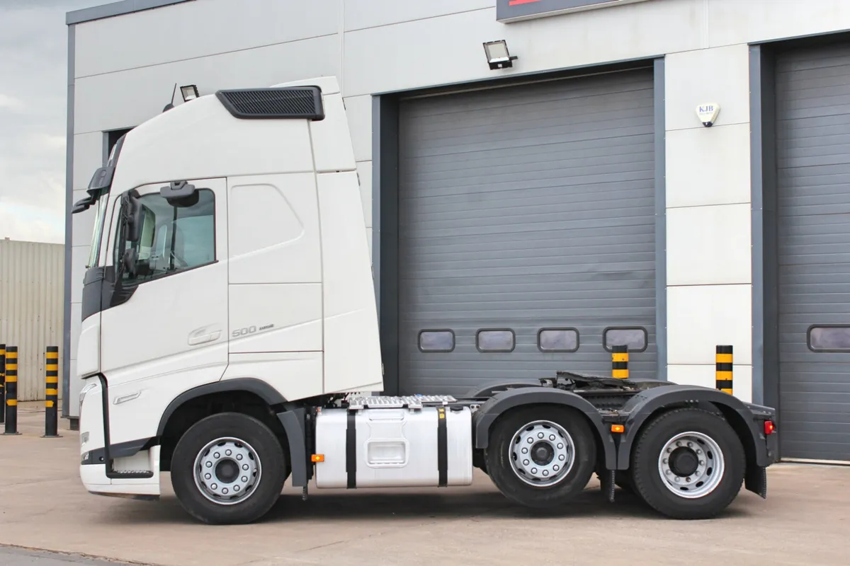 2023 (23) VOLVO FH500 6X2 TRACTOR UNIT - Image 3
