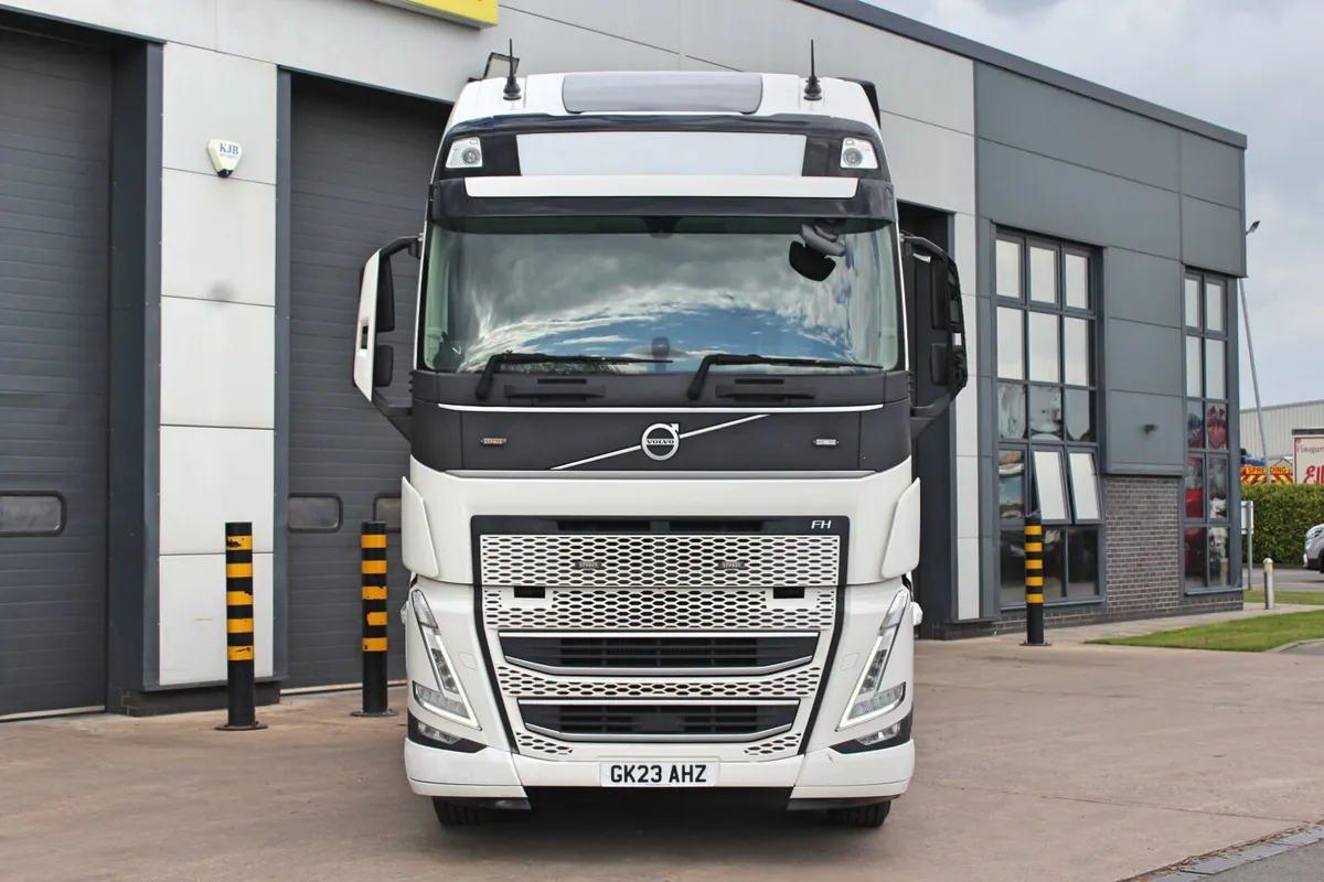 2023 (23) VOLVO FH500 6X2 TRACTOR UNIT - Image 2