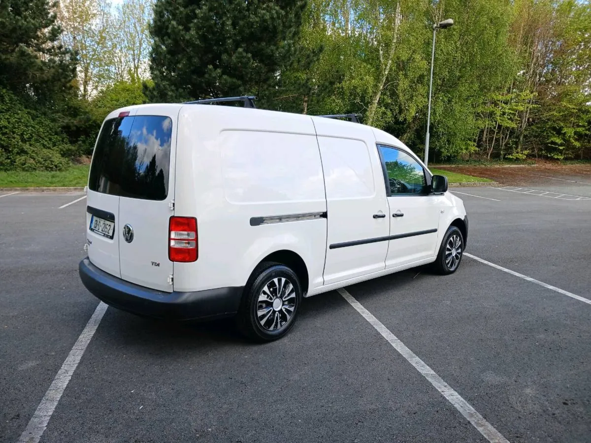 Volkswagen Caddy Maxi 6 Door white Van - Image 3