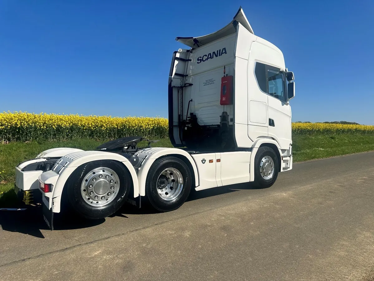 Scania V8 590 6x2 Tag axle - Image 4