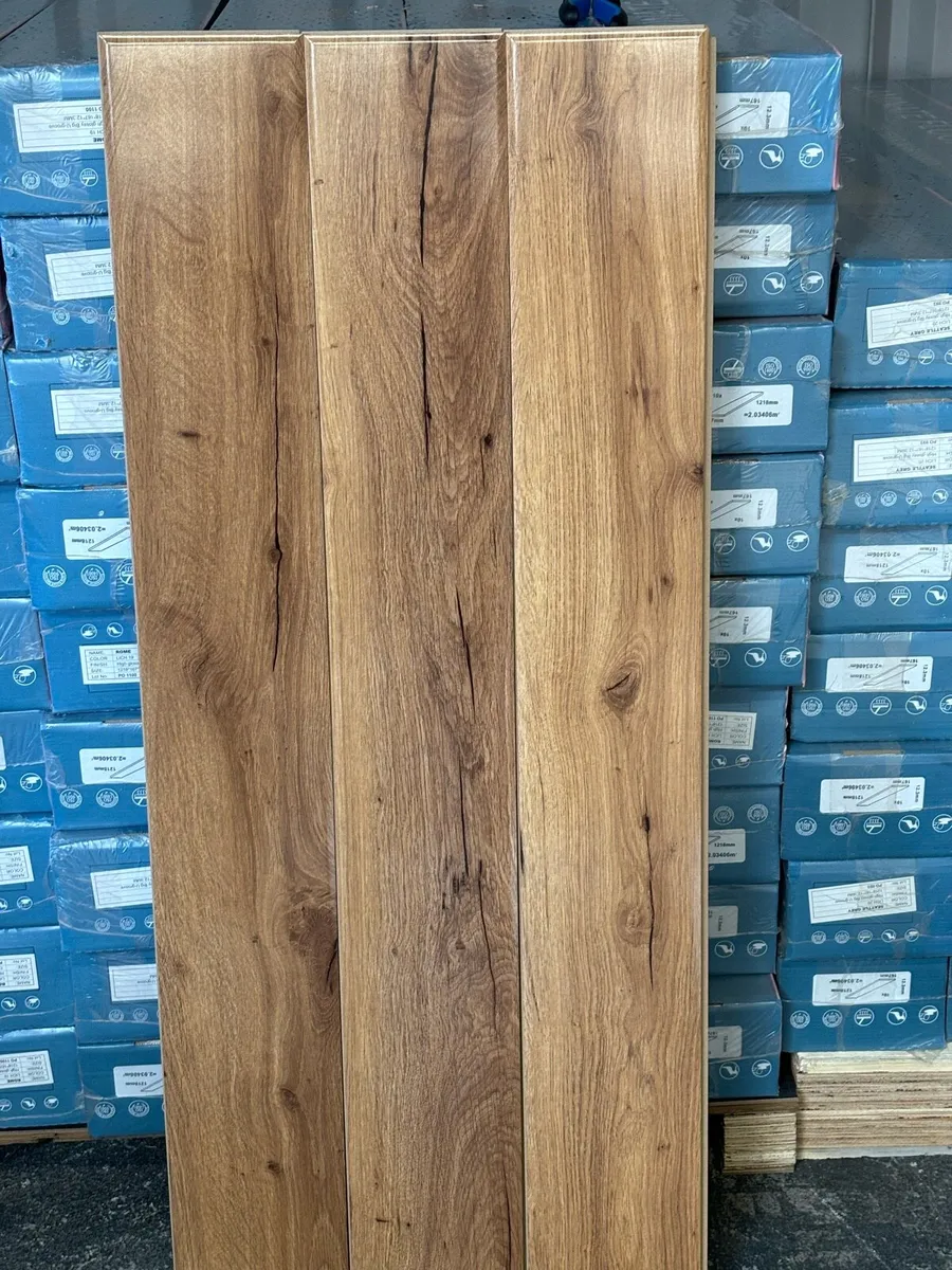 Brand new high gloss flooring - Image 3