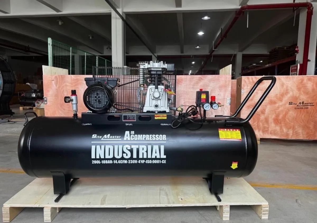 NEW 200l INDUSTRIAL USE AIR COMPRESSOR BELT DRIVEN - Image 1