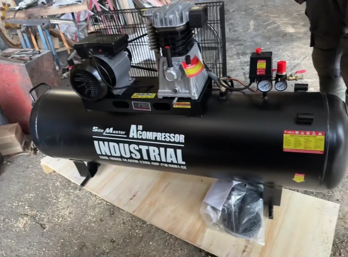 NEW 200l INDUSTRIAL USE AIR COMPRESSOR BELT DRIVEN - Image 3