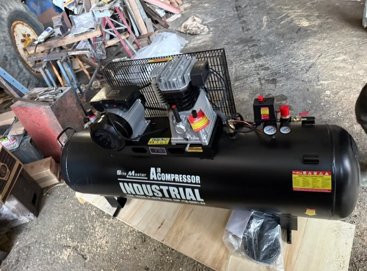 NEW 200l INDUSTRIAL USE AIR COMPRESSOR BELT DRIVEN - Image 4