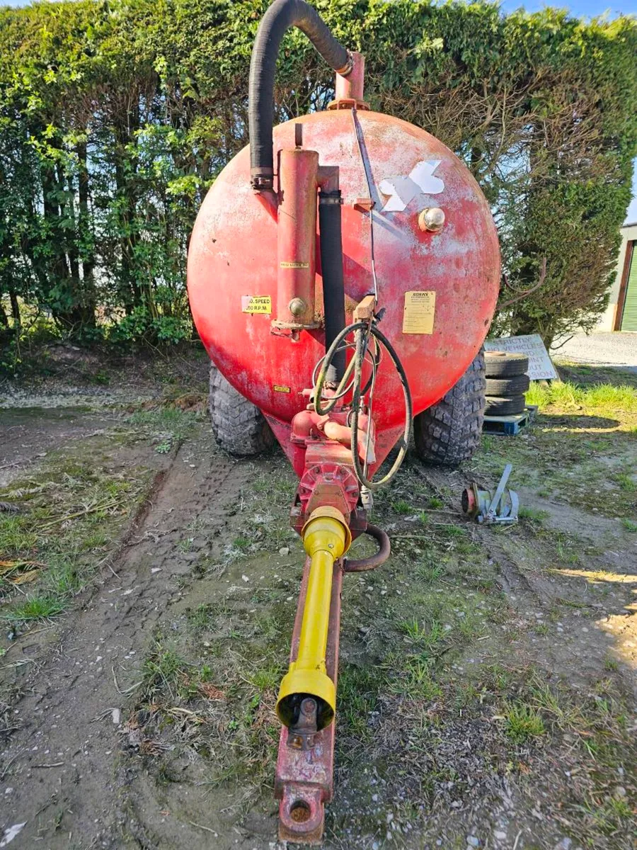 1300 Gallon Redrock Tanker - Image 2
