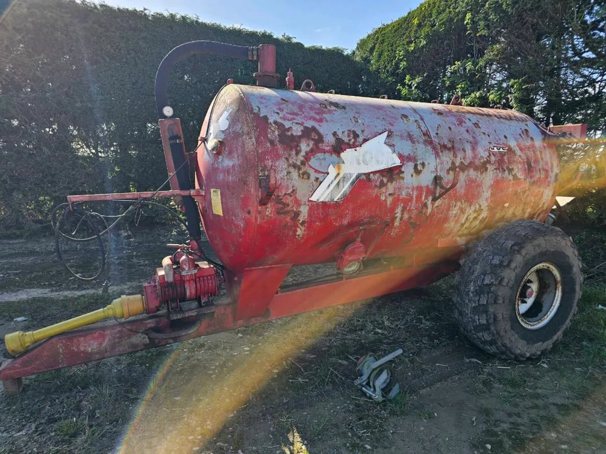 1300 Gallon Redrock Tanker - Image 3