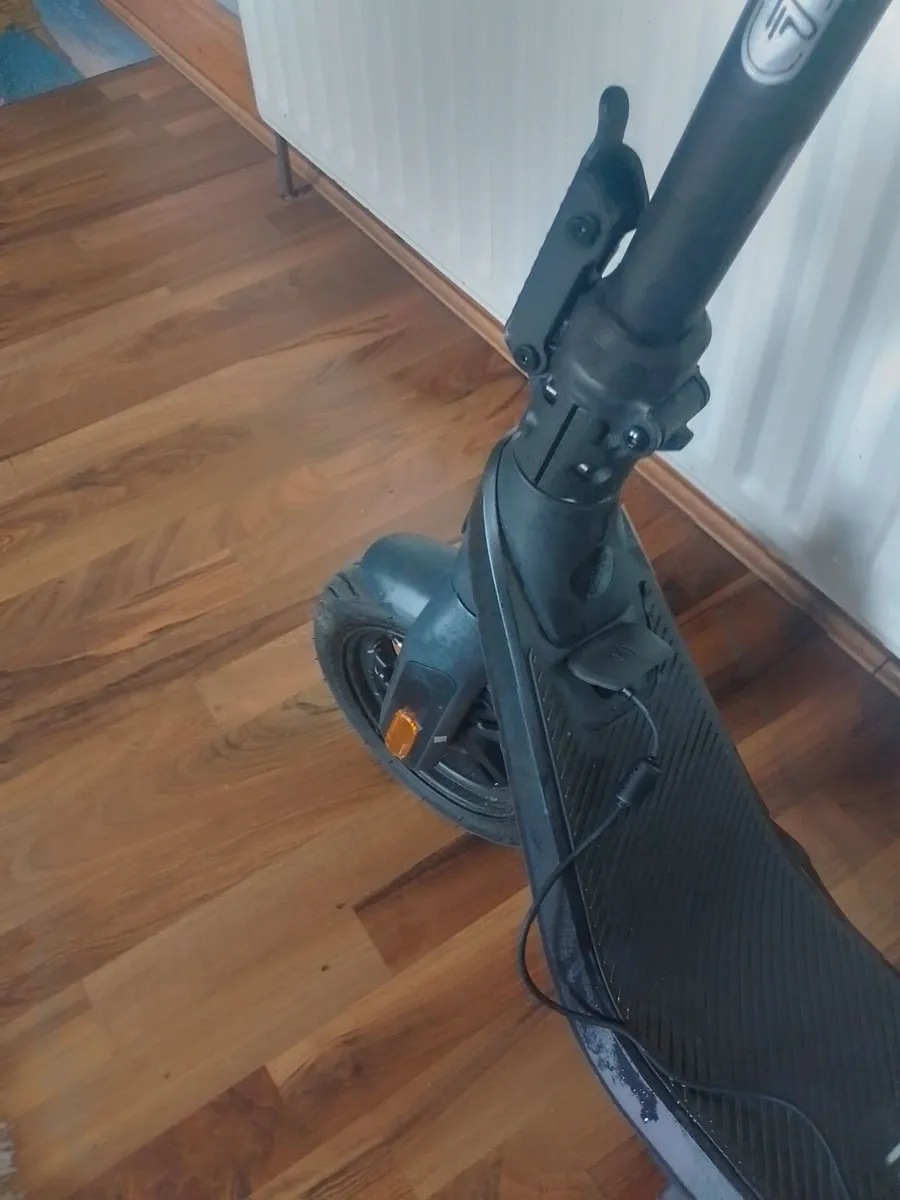 Electric scooter - Image 2