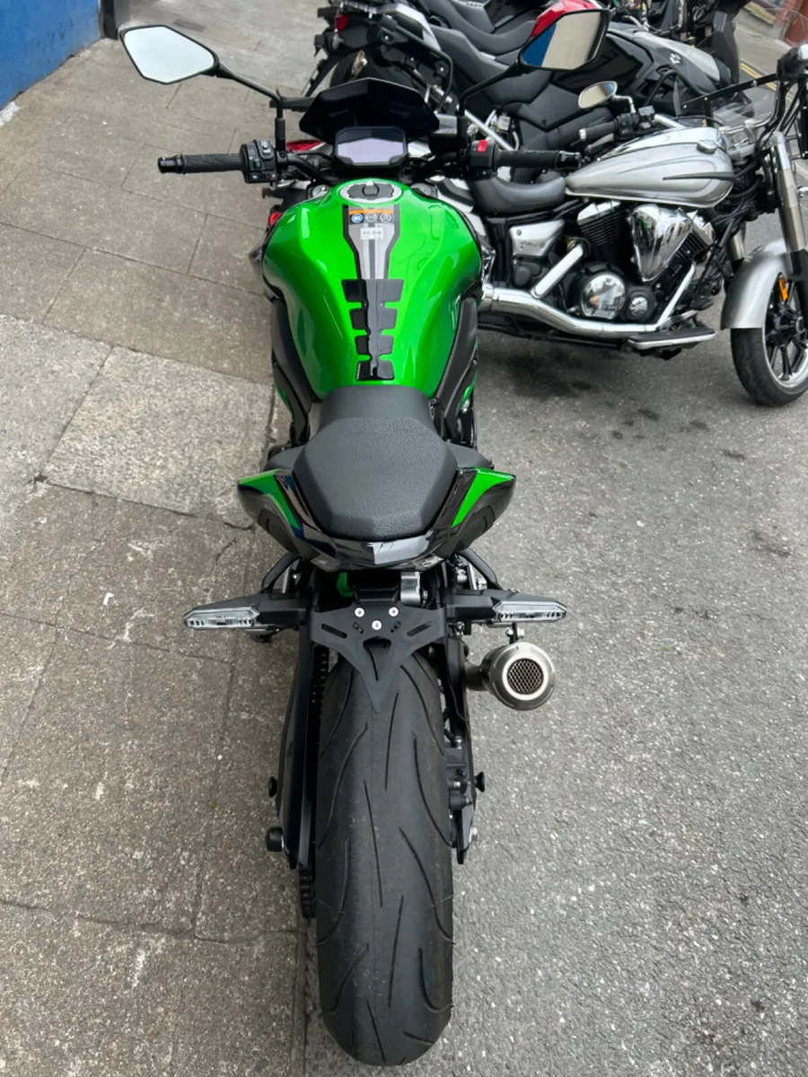 221 Kawasaki Z900 - Image 4