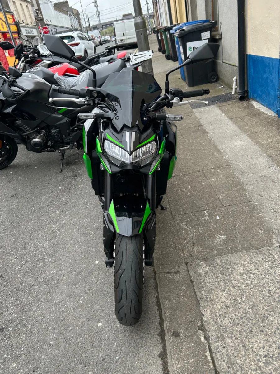 221 Kawasaki Z900 - Image 3