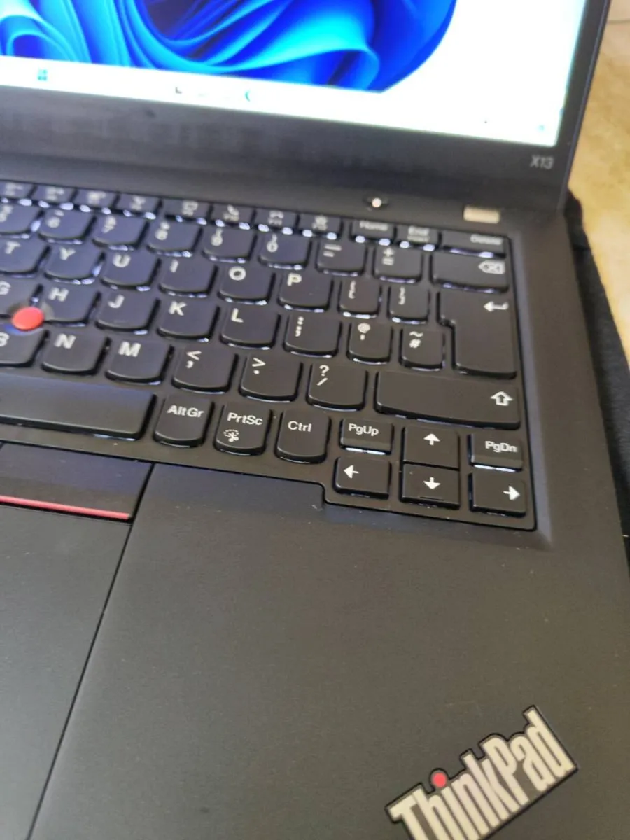 Lenovo Thinkpad X13 - Image 3