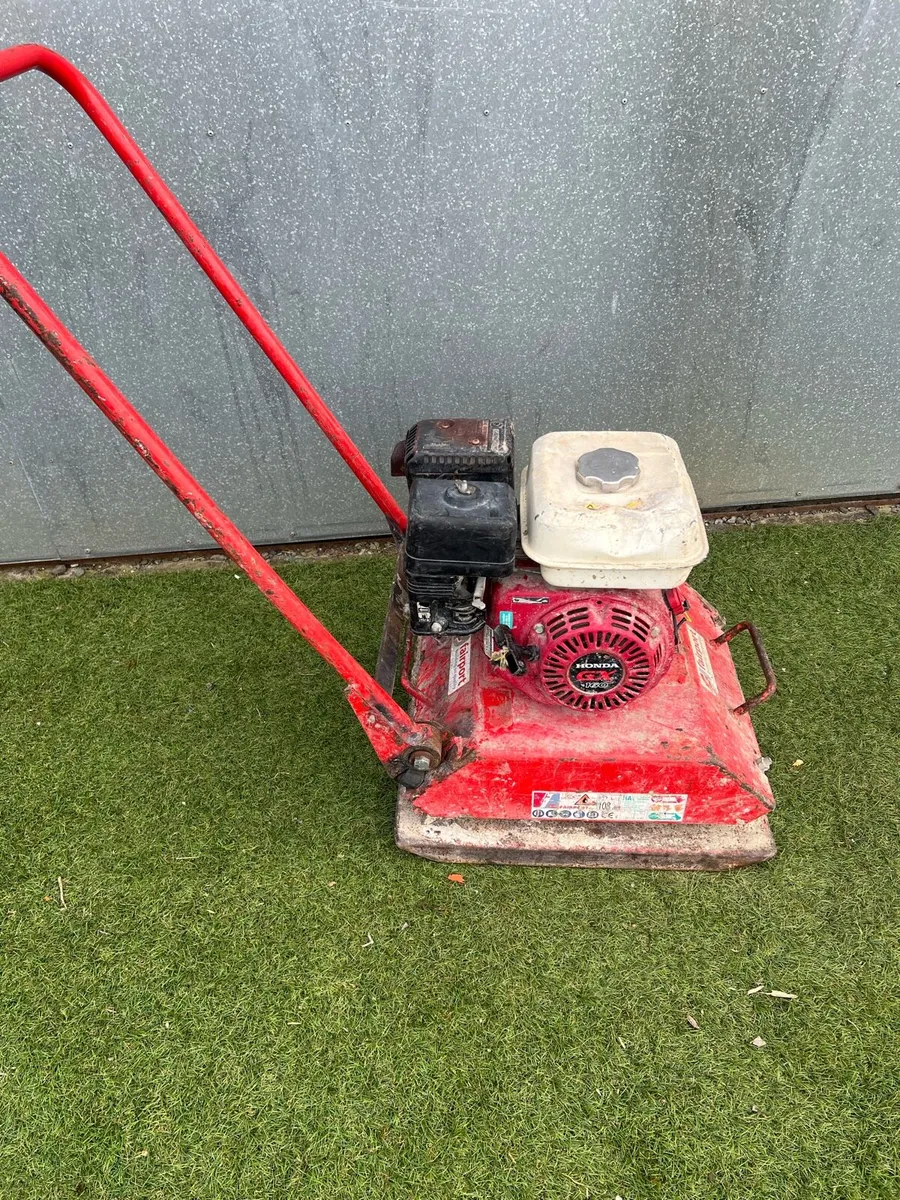 Wacker 20 x 18 inch Compactor Plate - Image 1