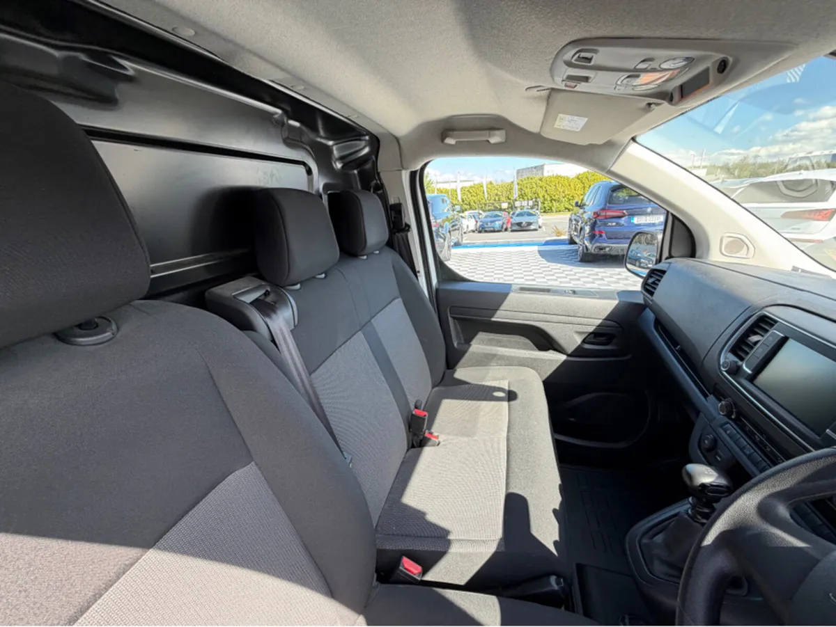Opel Vivaro KOMF 2.0L DIESEL - MANUAL - 12M WARRAN - Image 3