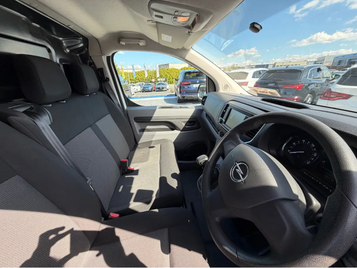 Opel Vivaro 3 SEATER - 1.5 DIESEL - MANUAL - 12M W - Image 3