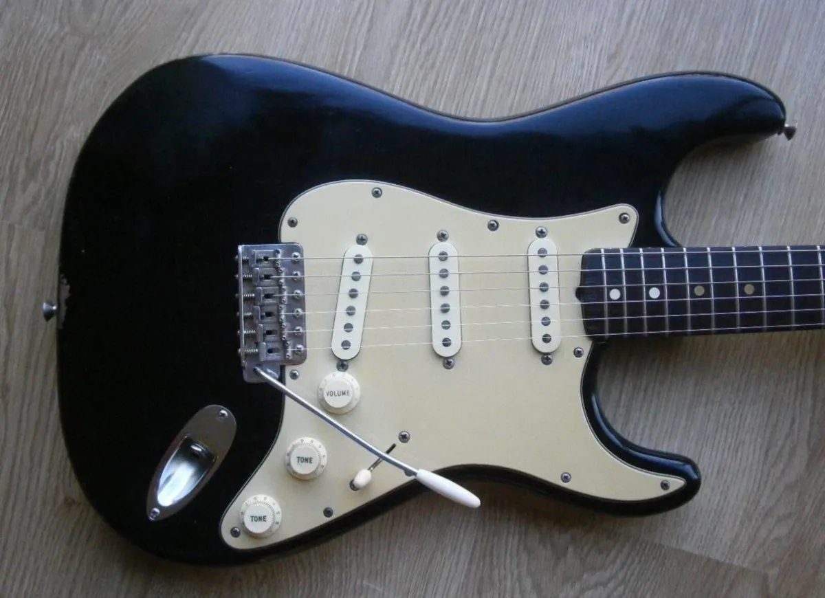 1963 FENDER STRATOCASTER Black refinish Vintage pr - Image 2
