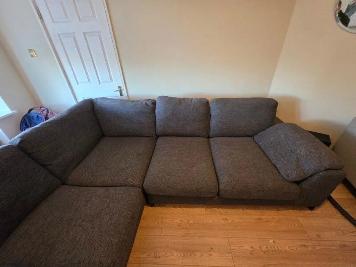 L couch - Image 2