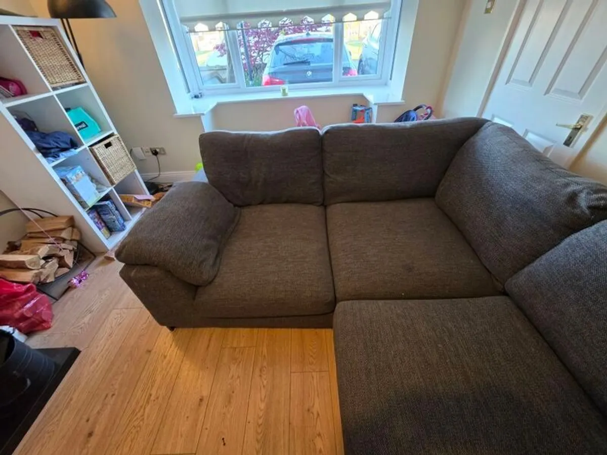 L couch - Image 3