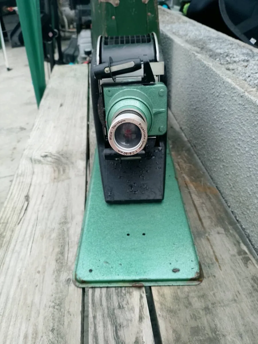 Vintage projector - Image 1