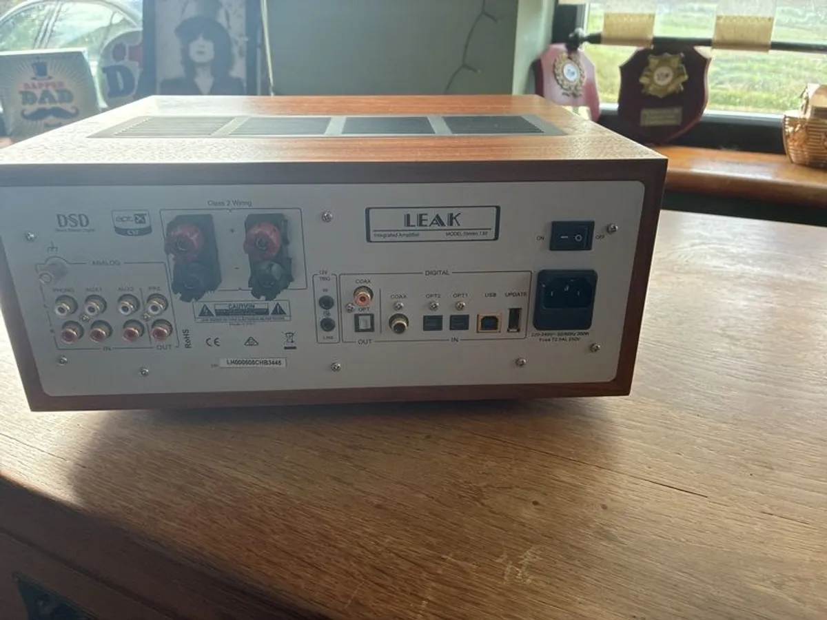 Leak  Stereo 130 Amplifier Walnut - Image 4