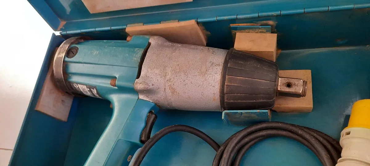 Makita 6906 19mm impact wrench 110v - Image 1