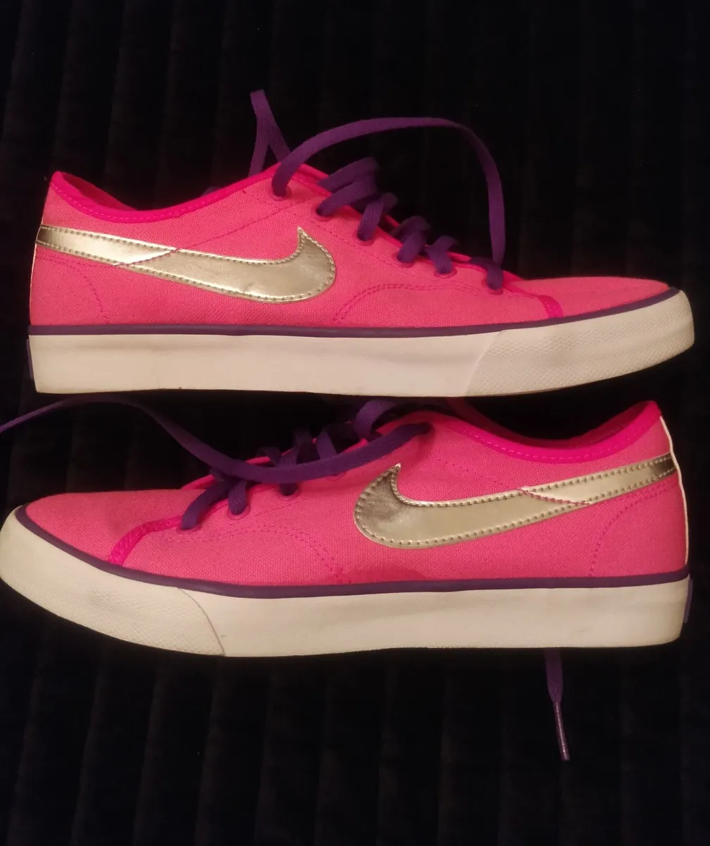 Nike Canvas trainers 5uk New - Image 2