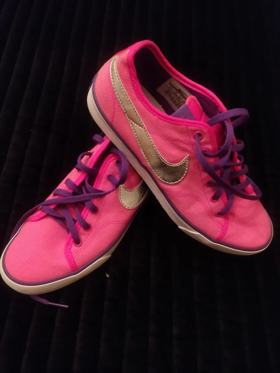 Nike Canvas trainers 5uk New - Image 1