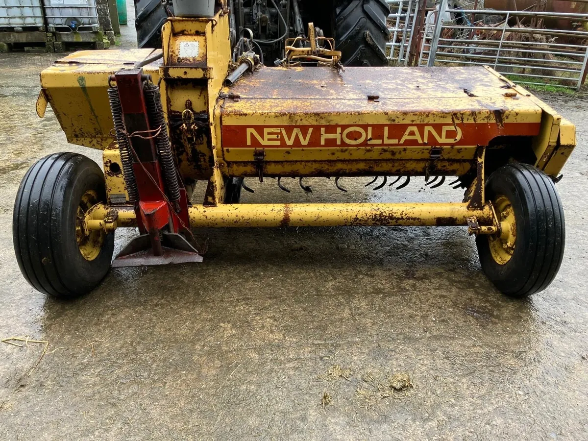 New Holland 339 trailing harvester - Image 3
