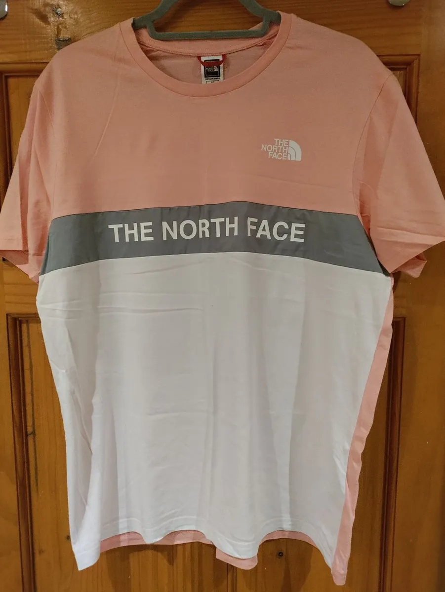 The North Face T shirt L New - Image 3