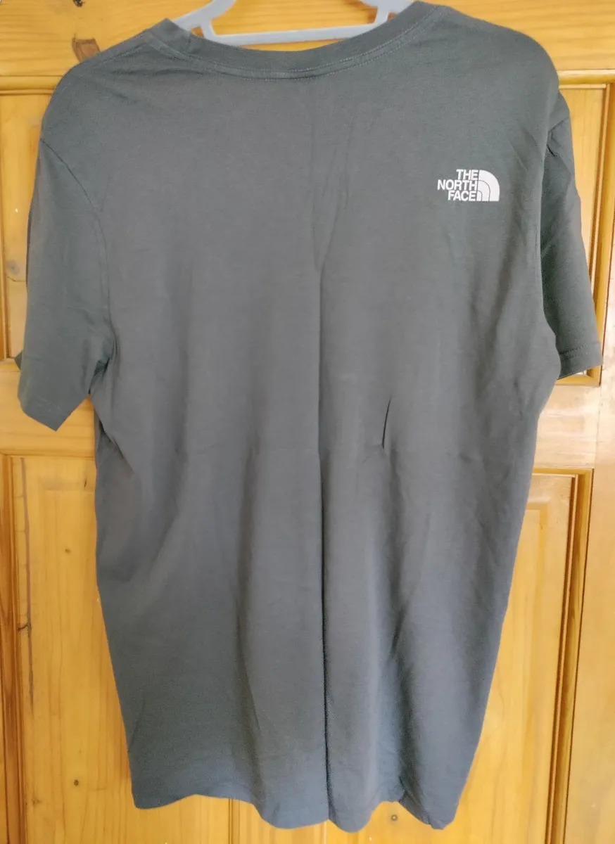 The North Face T shirt L New - Image 3