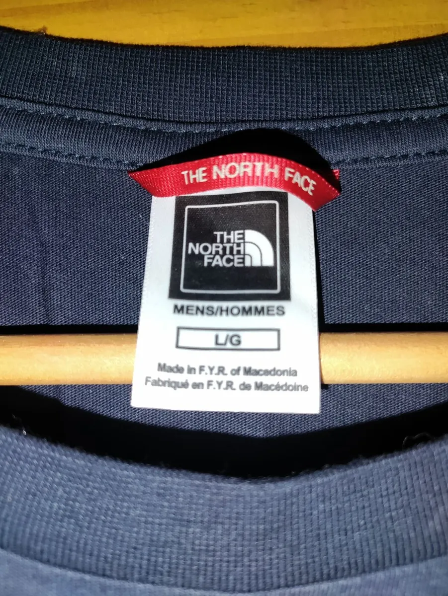 The North Face T shirt L - Image 4