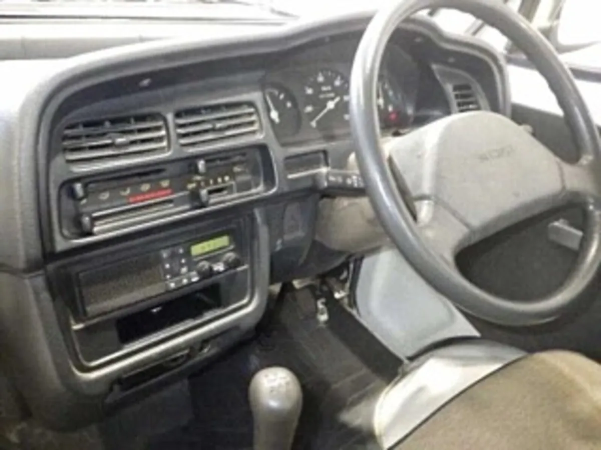 1992 Suzuki Carry 4 wheel drive farming truck - Image 3