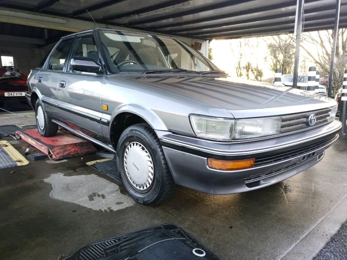 Toyota sprinter executive  + sprinter gl manual - Image 1