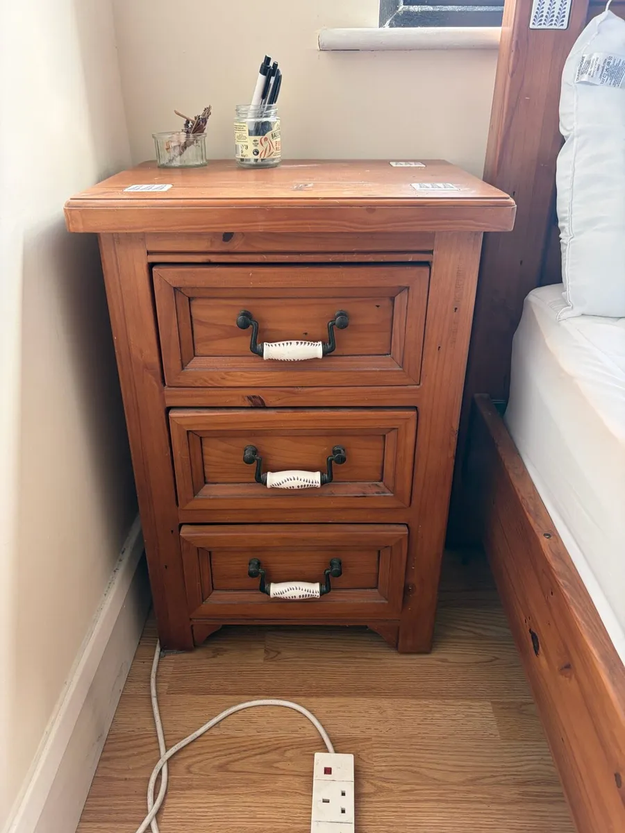 Bed set (bed frame, locker & drawers) - Image 3