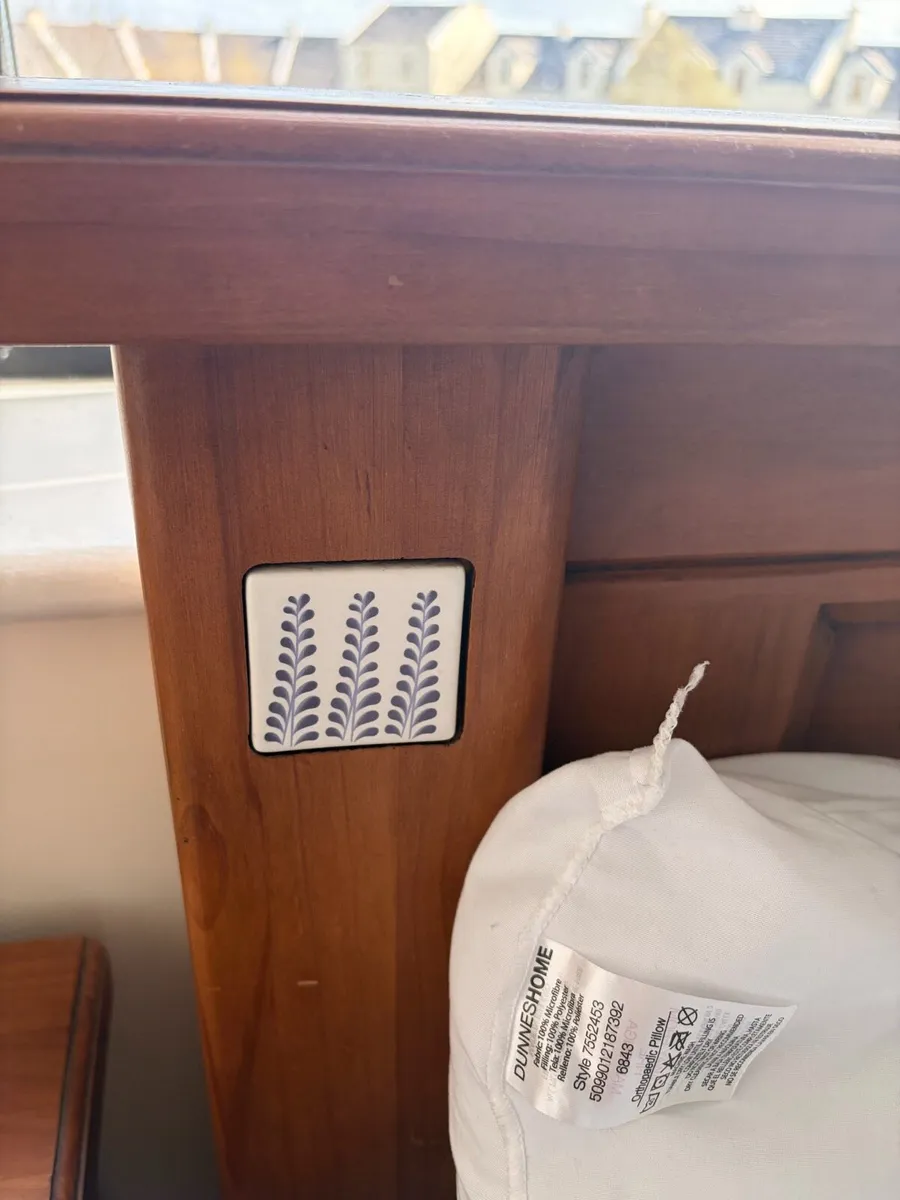 Bed set (bed frame, locker & drawers) - Image 4