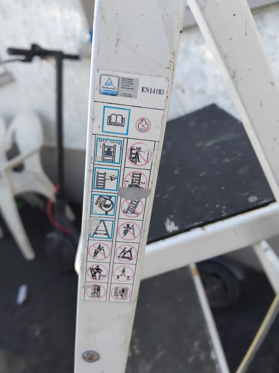 Hi step ladder working perfect priced 70e - Image 2