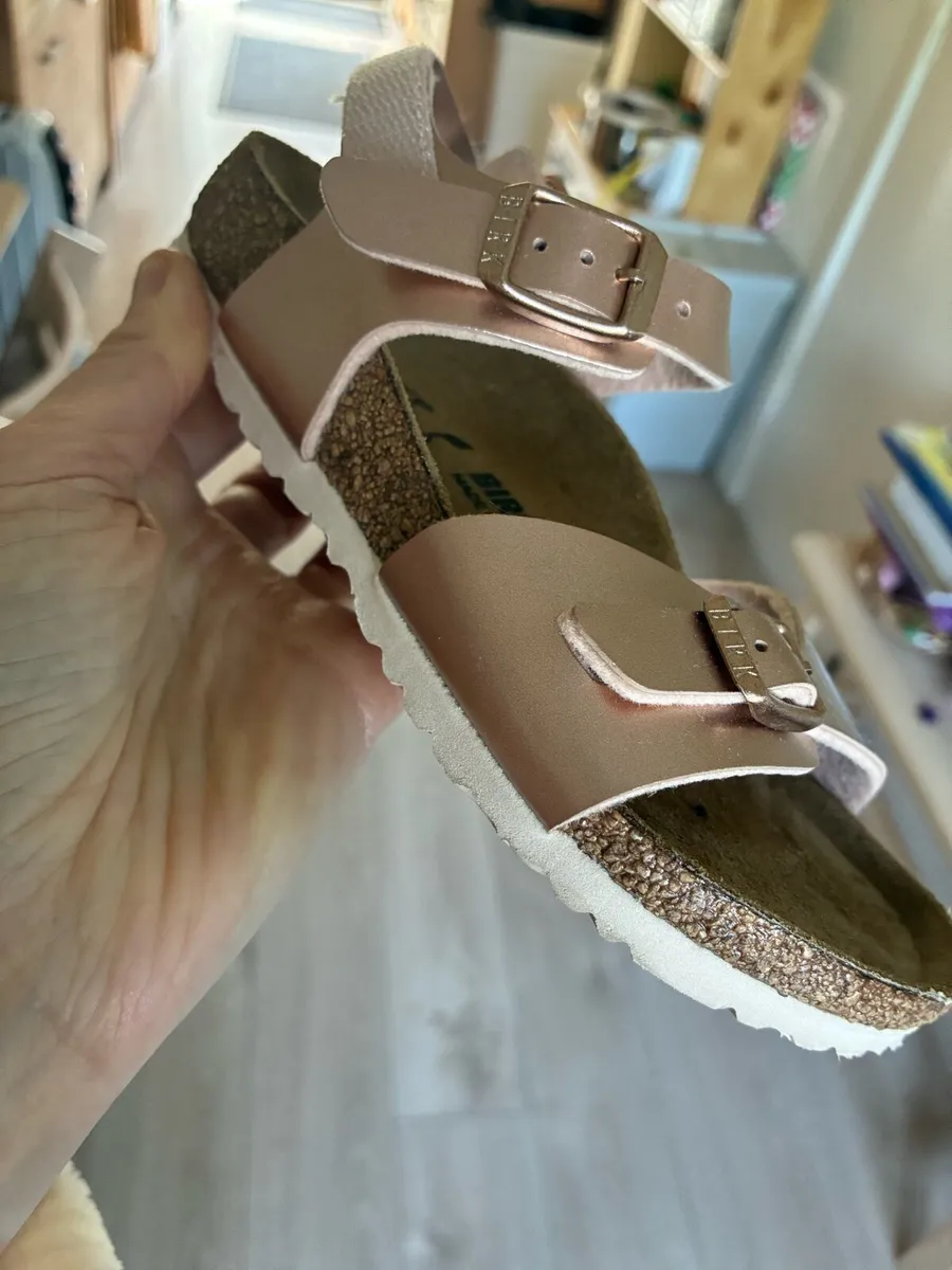 Birkinstock kids sandle UK 11-11.5 - Image 3