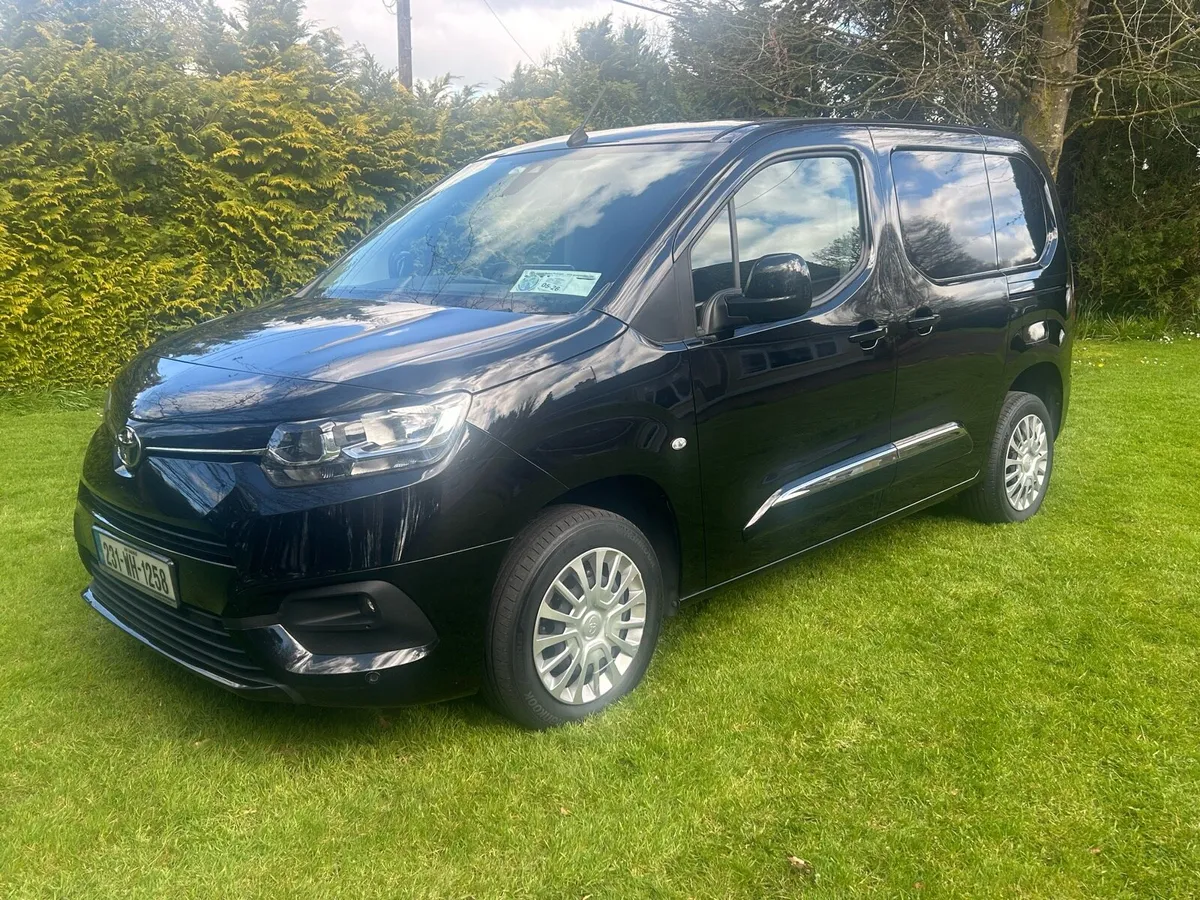 2023 Toyota Proace City GX 1.5 SWB + VAT 1000 KG - Image 1