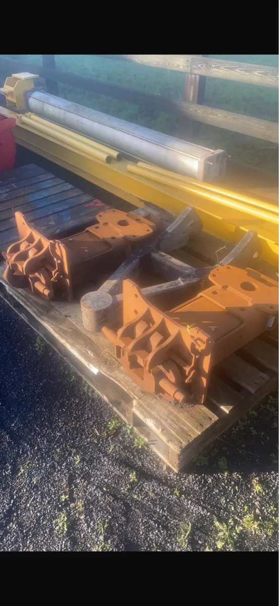 Massey telescopic hitch ( new ) - Image 1