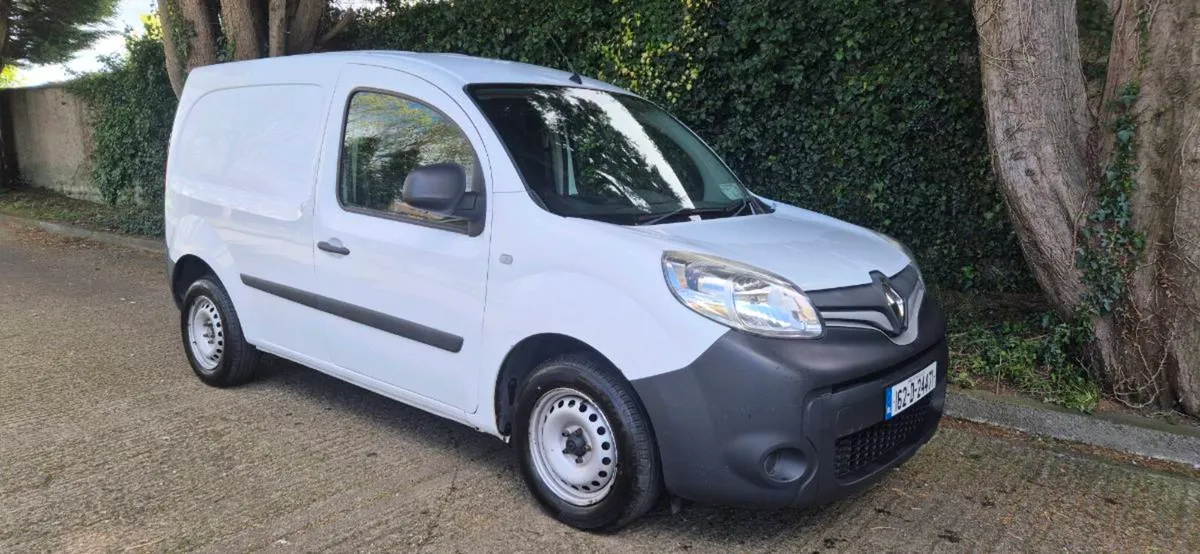 RENAULT KANGOO FOR SALE. CLEAN. NEW DOE - Image 2