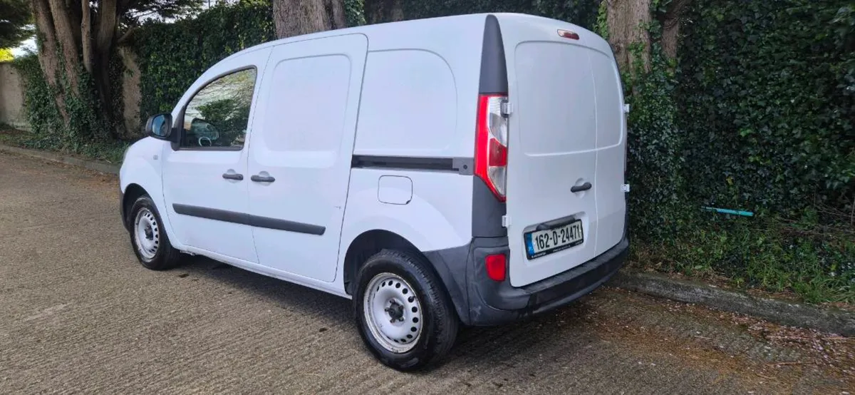 RENAULT KANGOO FOR SALE. CLEAN. NEW DOE - Image 3