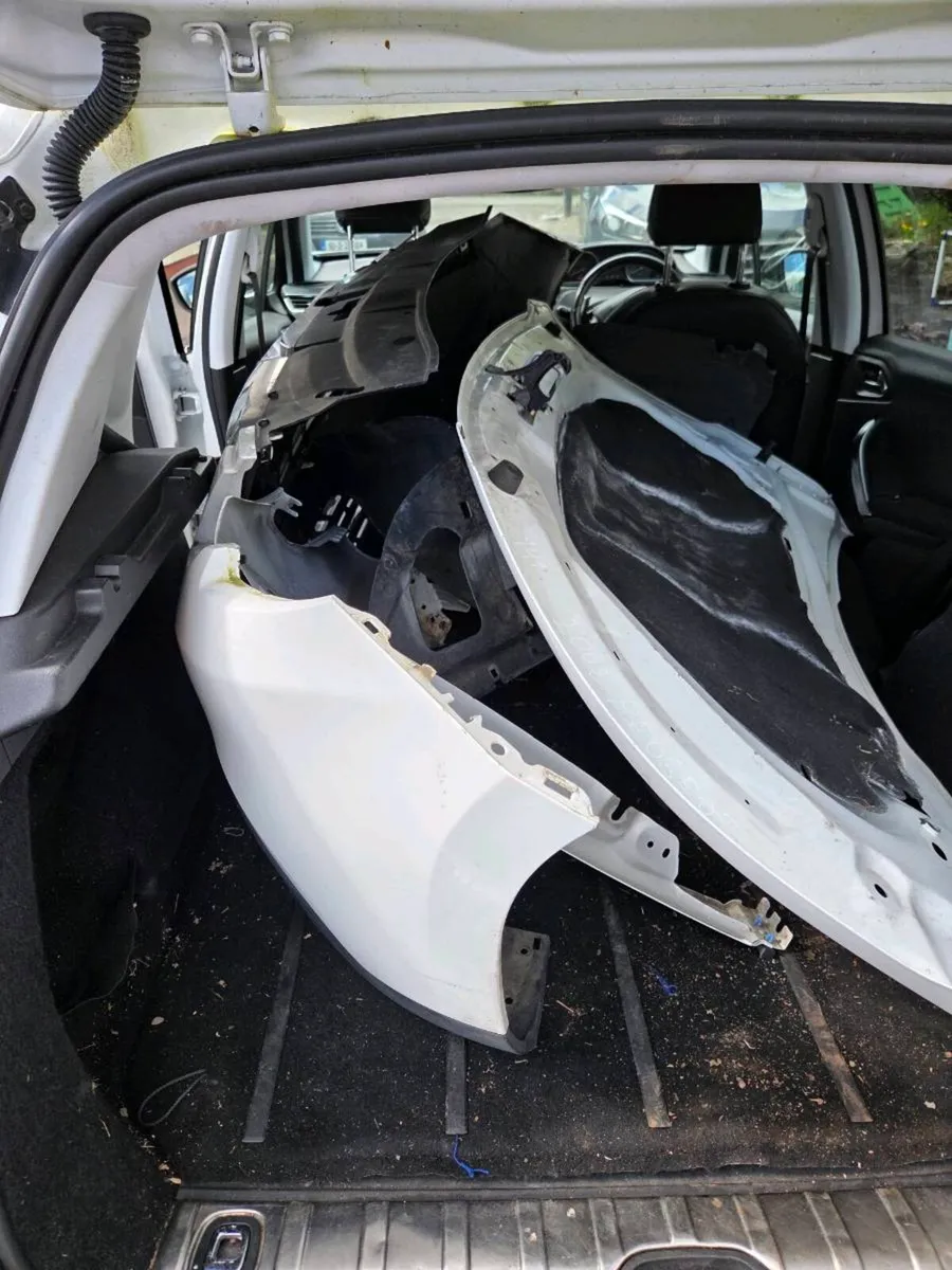 141 Peugeot 2008 HDi Automatic - Image 4