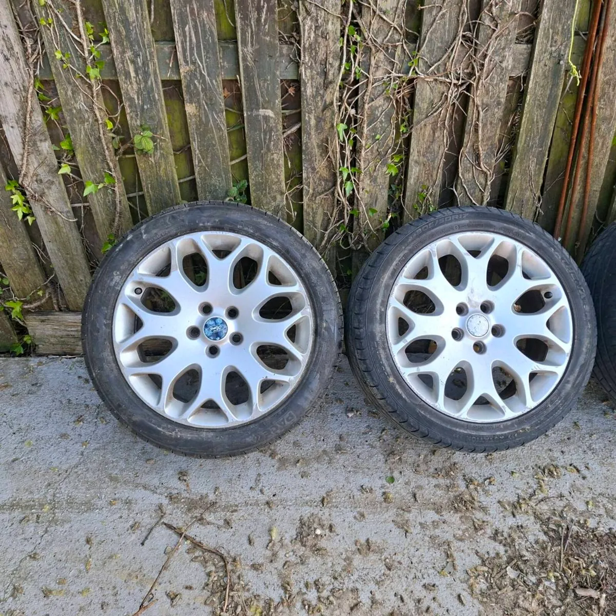 Ford focus 17 alloys - Image 2
