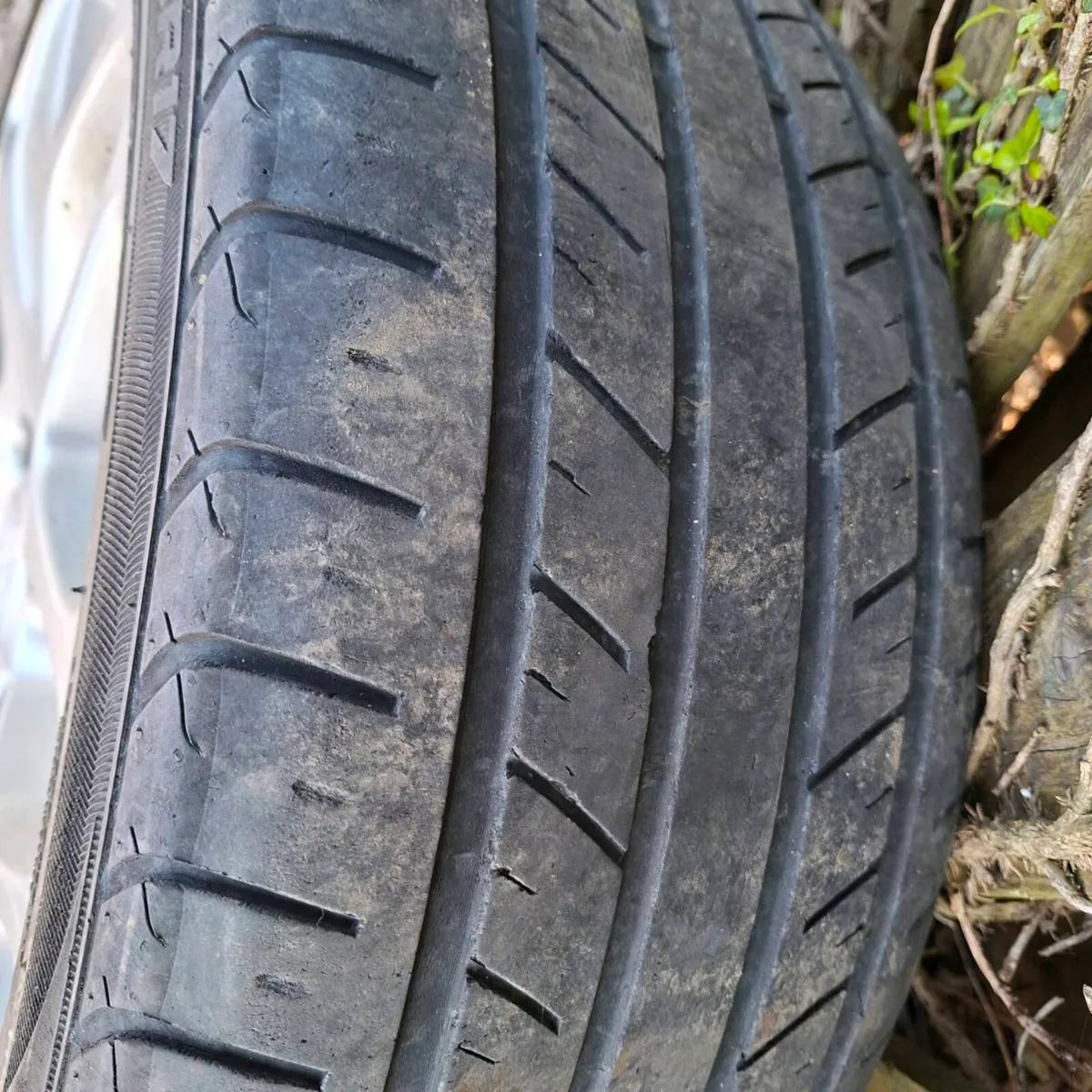 Ford focus 17 alloys - Image 4