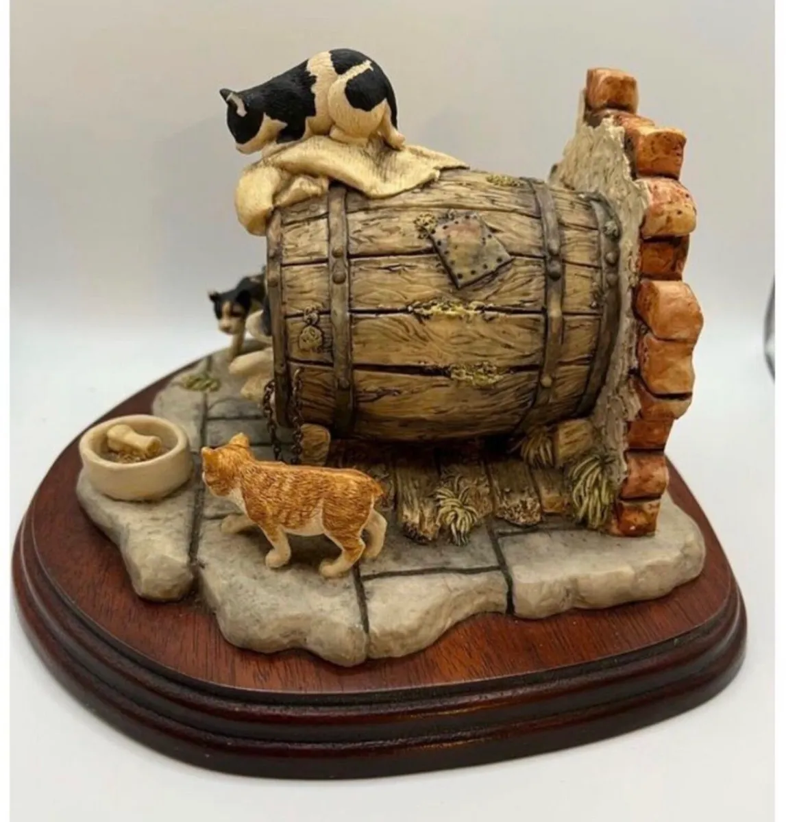 Vintage Let Sleeping Dogs Lie Sculpture - Image 4