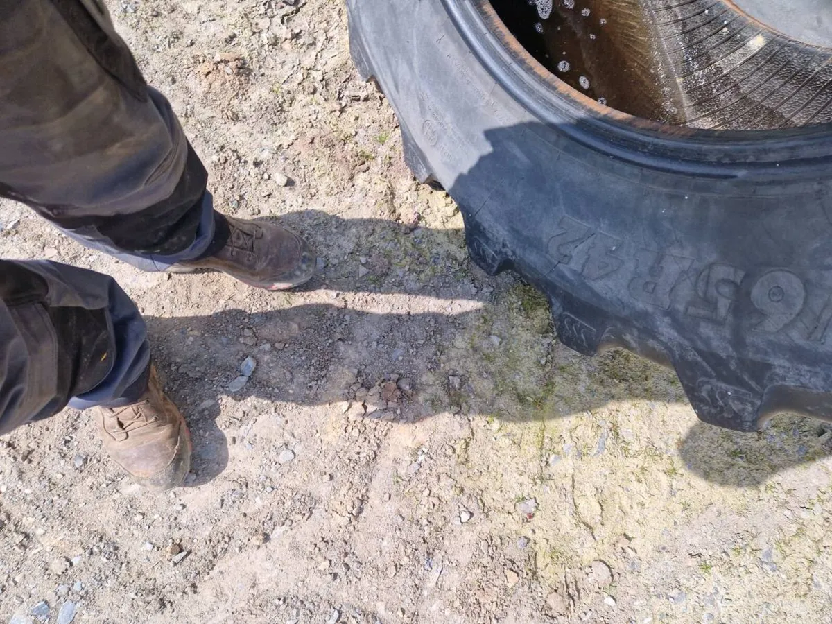 650/65/R42 - Image 2