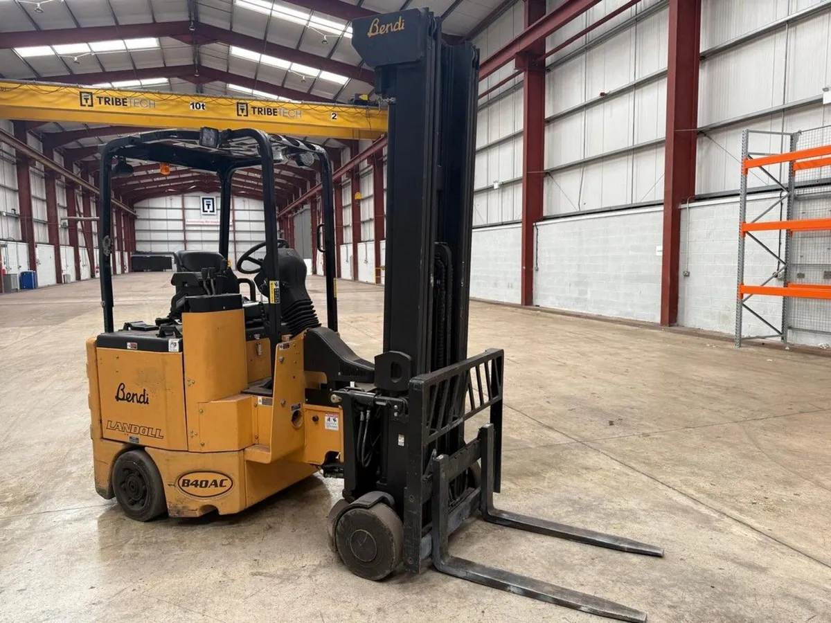 BENDI LANDOLL B40AC ARTICULATED 4 TON FORKLIFT - Image 3
