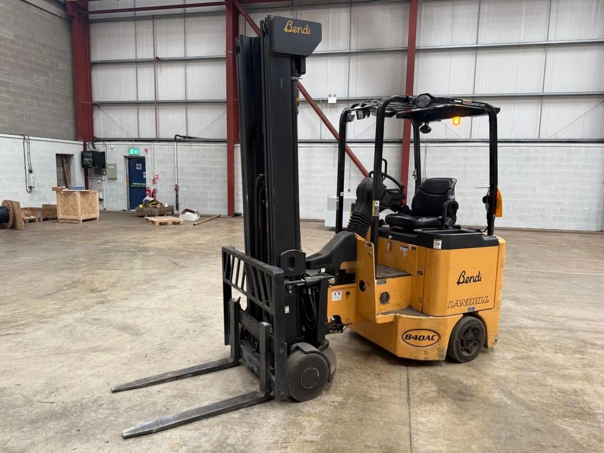 BENDI LANDOLL B40AC ARTICULATED 4 TON FORKLIFT - Image 1