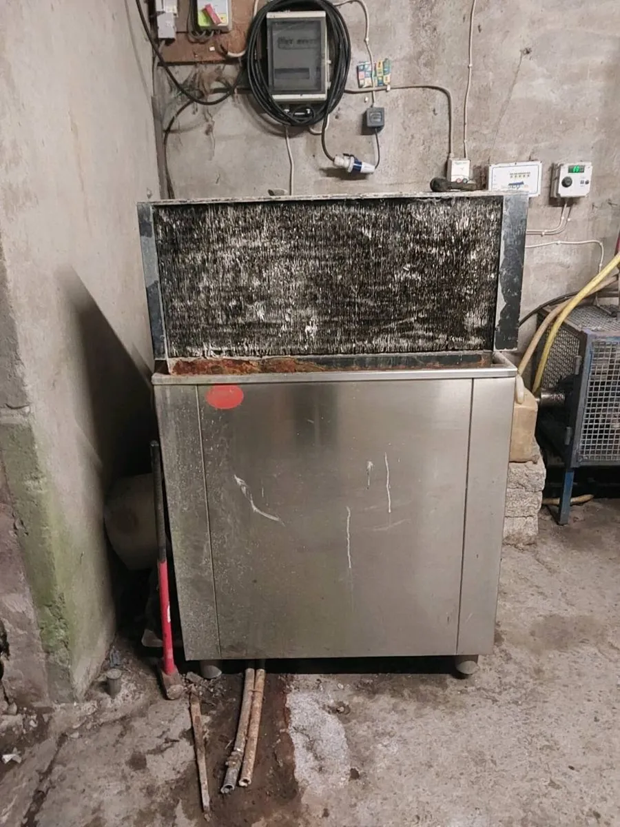 Milking parlour for sale - Image 4